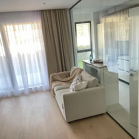 Nusco Business Apartament *